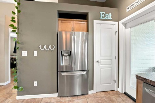 84 Mackenzie Crescent, Lacombe, AB - Indoor Photo Showing Other Room
