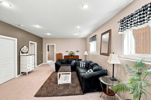 84 Mackenzie Crescent, Lacombe, AB - Indoor
