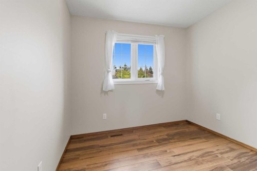 3 Pickering Close, Sylvan Lake, AB 
