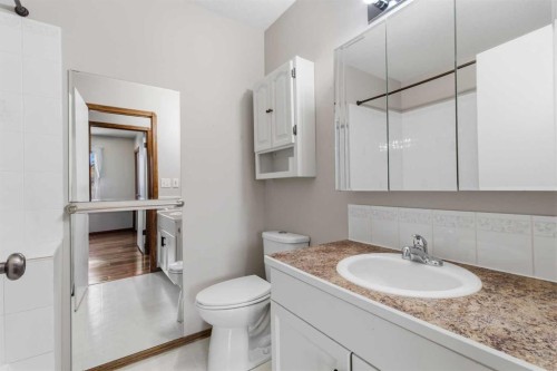 3 Pickering Close, Sylvan Lake, AB 