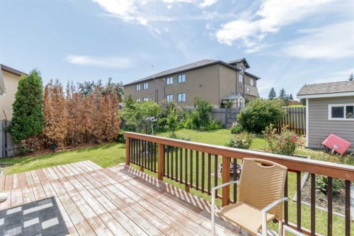 3 Pickering Close, Sylvan Lake, AB 