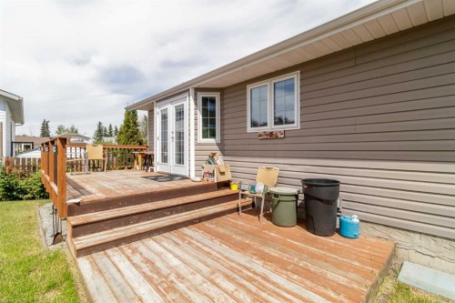 3 Pickering Close, Sylvan Lake, AB 