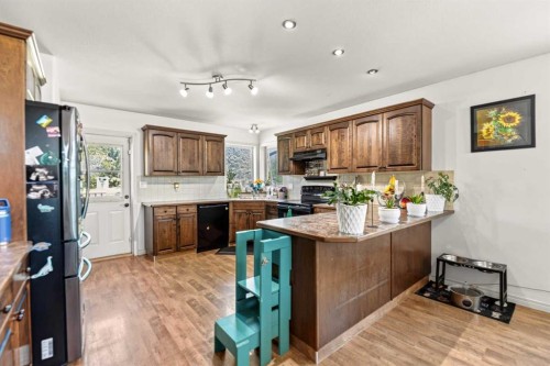 8 Iron Wolf Ridge, Lacombe, AB 