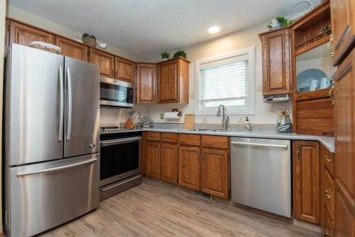 44 Huget Crescent, Red Deer, AB 