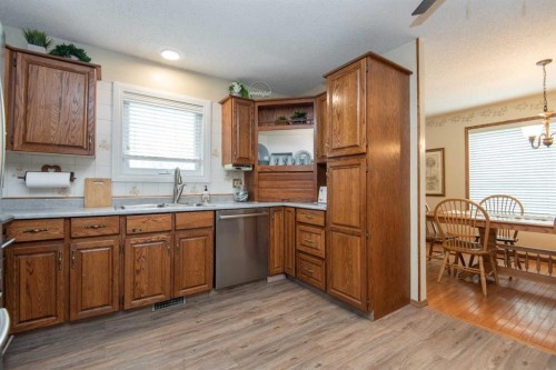 44 Huget Crescent, Red Deer, AB 