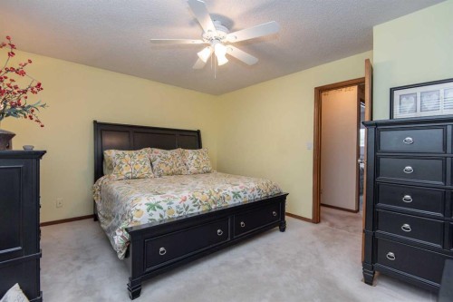 44 Huget Crescent, Red Deer, AB 