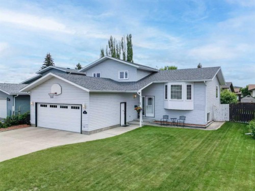 44 Huget Crescent  Red Deer, AB T4N 6P4