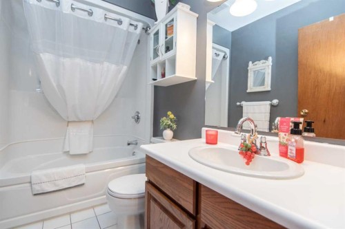 44 Huget Crescent, Red Deer, AB 