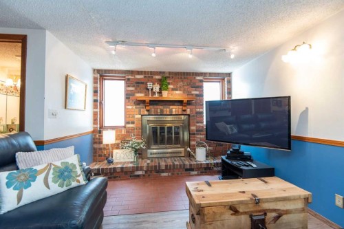 44 Huget Crescent, Red Deer, AB 