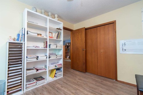 44 Huget Crescent, Red Deer, AB 
