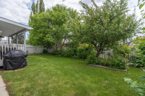 44 Huget Crescent, Red Deer, AB 