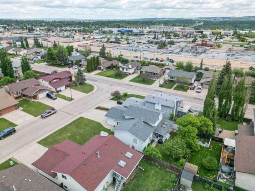 44 Huget Crescent, Red Deer, AB 