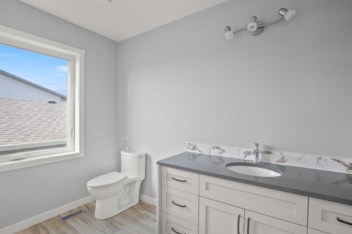 113 Aztec Crescent, Blackfalds, AB - Indoor Photo Showing Bathroom