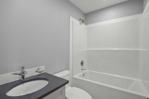 113 Aztec Crescent, Blackfalds, AB - Indoor Photo Showing Bathroom