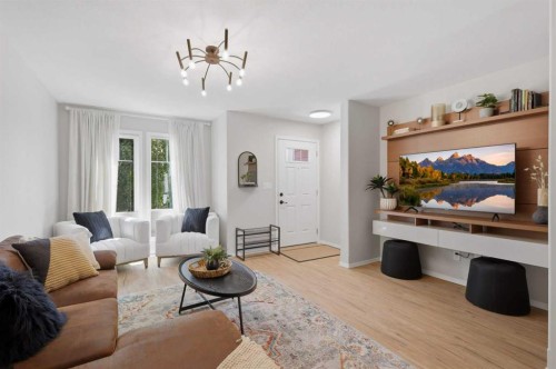 303-30 Carleton Avenue, Red Deer, AB - Indoor Photo Showing Living Room