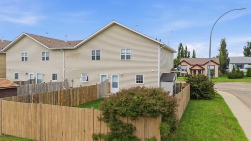 18 Terrace Heights Drive, Lacombe, AB - Outdoor