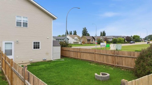 18 Terrace Heights Drive, Lacombe, AB - Outdoor