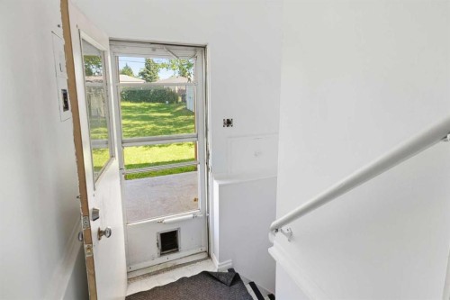 4132 50 Avenue, Innisfail, AB - Indoor Photo Showing Other Room