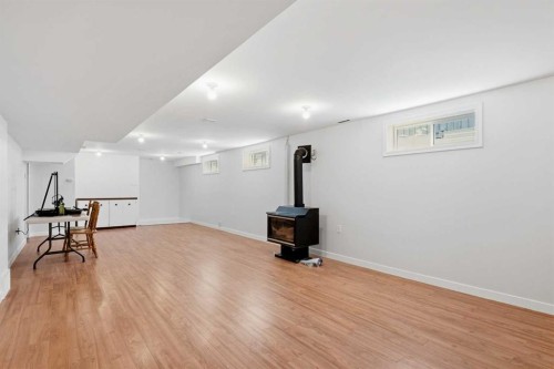 4132 50 Avenue, Innisfail, AB - Indoor