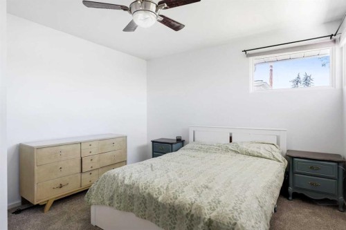 4132 50 Avenue, Innisfail, AB - Indoor Photo Showing Bedroom