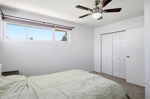 4132 50 Avenue, Innisfail, AB - Indoor Photo Showing Bedroom