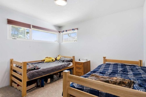 4132 50 Avenue, Innisfail, AB - Indoor Photo Showing Bedroom