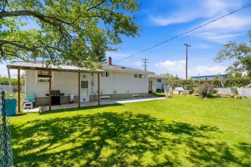 4132 50 Avenue, Innisfail, AB - Outdoor