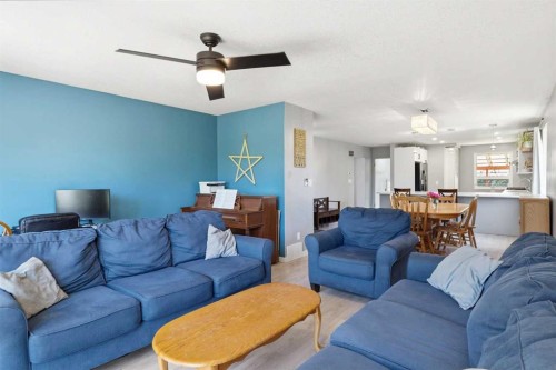 4132 50 Avenue, Innisfail, AB - Indoor Photo Showing Living Room