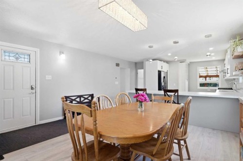 4132 50 Avenue, Innisfail, AB - Indoor Photo Showing Dining Room