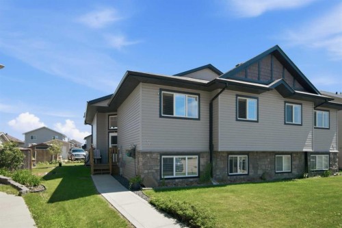 56 Heron Court  Penhold, AB T4G 0G5