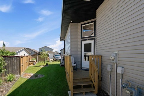 56 Heron Court, Penhold, AB - Outdoor With Exterior