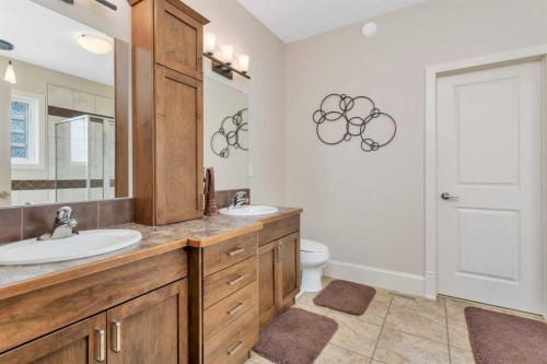 15 Liberty Place, Sylvan Lake, AB - Indoor Photo Showing Bathroom