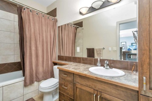 15 Liberty Place, Sylvan Lake, AB - Indoor Photo Showing Bathroom