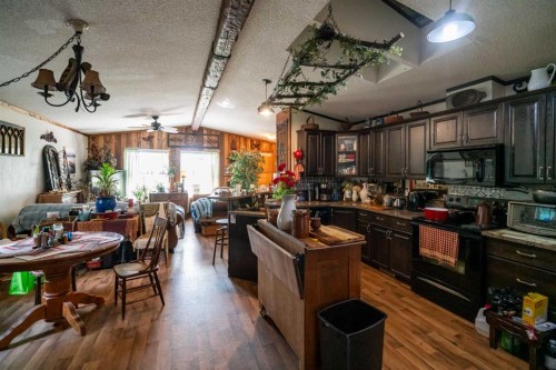 310 Beaver Street, Ferintosh, AB - Indoor