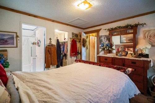 310 Beaver Street, Ferintosh, AB - Indoor Photo Showing Bedroom