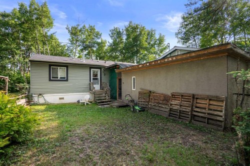 310 Beaver Street, Ferintosh, AB - Outdoor
