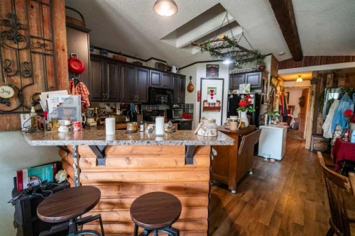 310 Beaver Street, Ferintosh, AB - Indoor