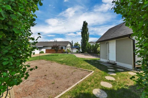 47 Victor Close, Red Deer, AB 