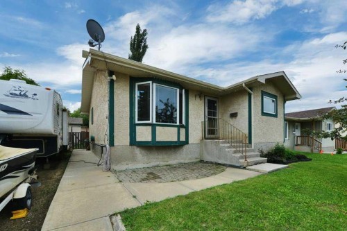 11 Greenham Drive, Red Deer, AB - Outdoor