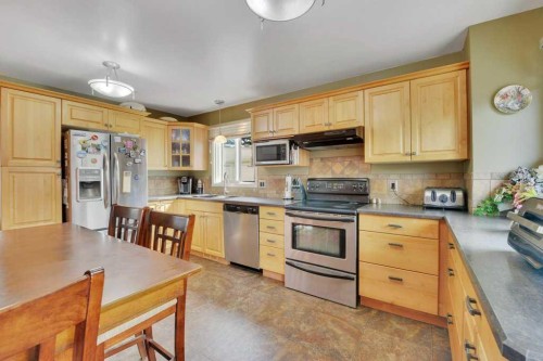 11 Greenham Drive, Red Deer, AB - Indoor Photo Showing Kitchen