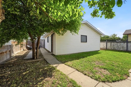 5 Everitt Crescent, Red Deer, AB 