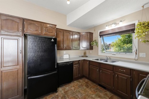 5 Everitt Crescent, Red Deer, AB 