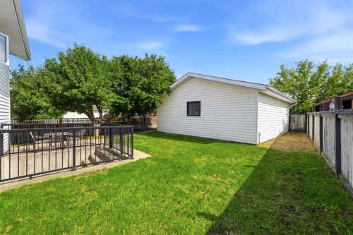 5 Everitt Crescent, Red Deer, AB 