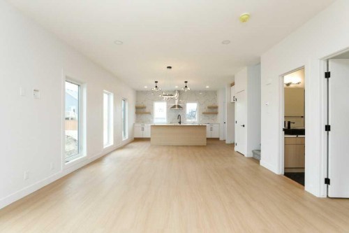 411 Caledonia Boulevard West, Lethbridge, AB - Indoor