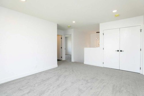 411 Caledonia Boulevard West, Lethbridge, AB - Indoor Photo Showing Other Room