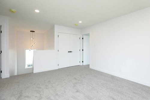 411 Caledonia Boulevard West, Lethbridge, AB - Indoor Photo Showing Other Room