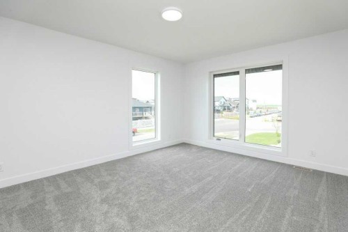 411 Caledonia Boulevard West, Lethbridge, AB - Indoor Photo Showing Other Room