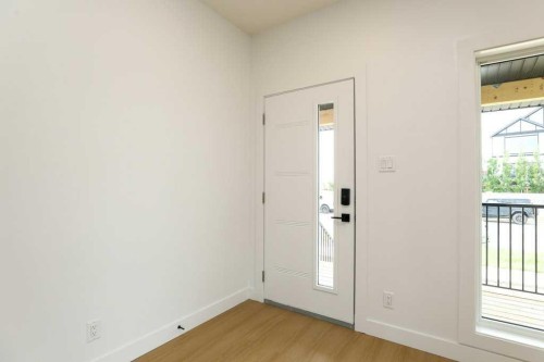 411 Caledonia Boulevard West, Lethbridge, AB - Indoor Photo Showing Other Room