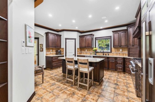 4552 Waskasoo Crescent, Red Deer, AB - Indoor Photo Showing Kitchen With Upgraded Kitchen