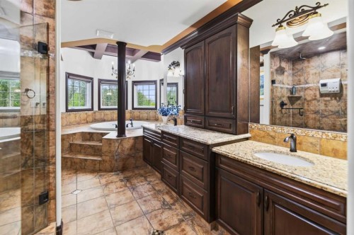 4552 Waskasoo Crescent, Red Deer, AB - Indoor Photo Showing Bathroom